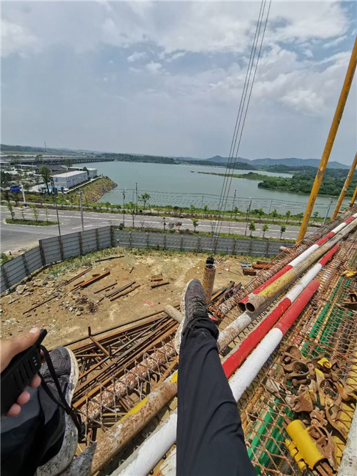 文山市作业中发生设备损坏或人员意外，责任怎么划分？