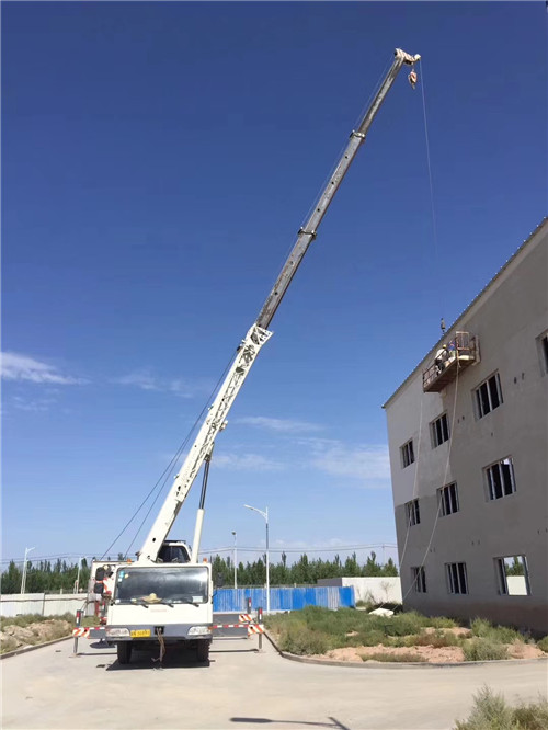 文山市“轻装强干”—— 吊车的 “轻量化臂架” 技术